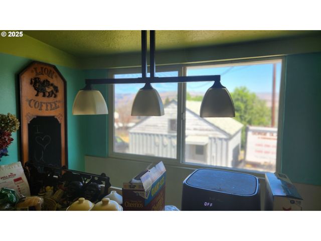 505 E 13TH St, The Dalles, OR 97058