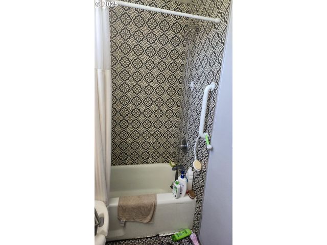 505 E 13TH St, The Dalles, OR 97058