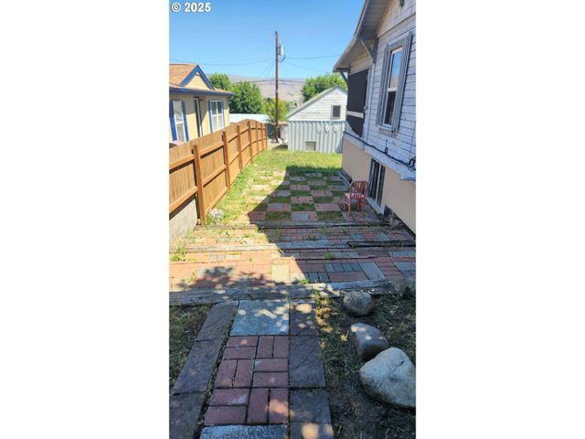 505 E 13TH St, The Dalles, OR 97058