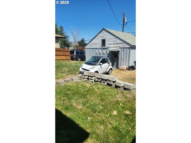 505 E 13TH St, The Dalles, OR 97058
