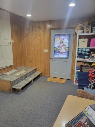 N4521 W Shoreplace Road, Cambridge, WI 53523