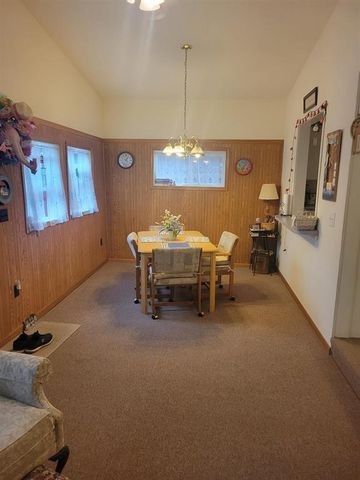 N4521 W Shoreplace Road, Cambridge, WI 53523