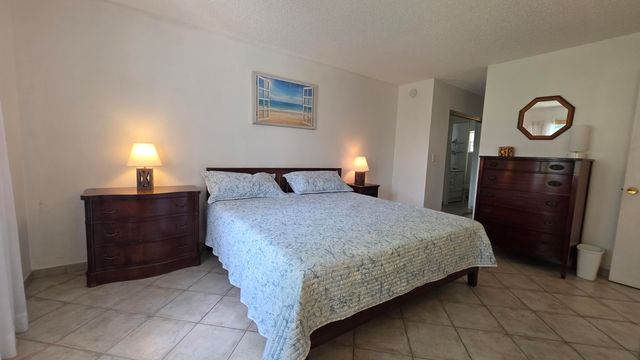 2900 NW 46th Avenue 213, Lauderdale Lakes, FL 33313