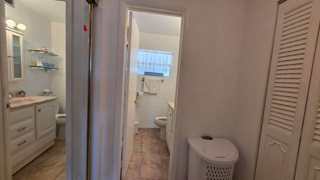 2900 NW 46th Avenue 213, Lauderdale Lakes, FL 33313