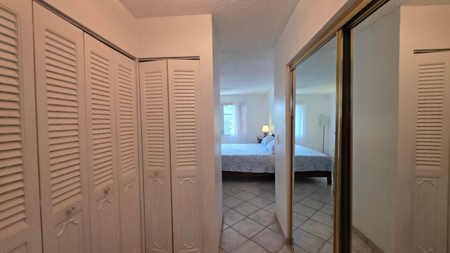 2900 NW 46th Avenue 213, Lauderdale Lakes, FL 33313