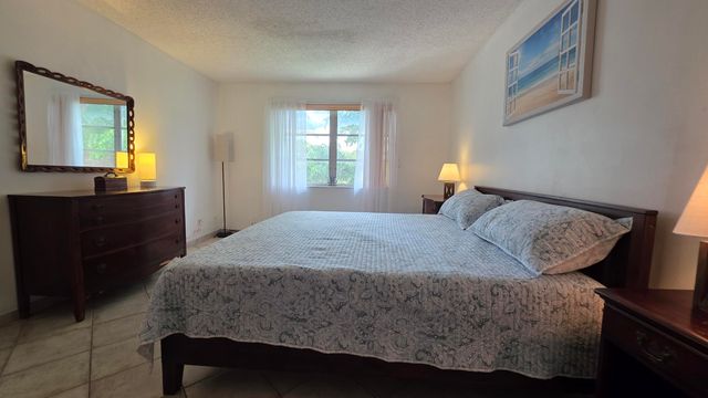 2900 NW 46th Avenue 213, Lauderdale Lakes, FL 33313