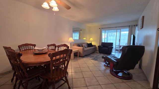 2900 NW 46th Avenue 213, Lauderdale Lakes, FL 33313