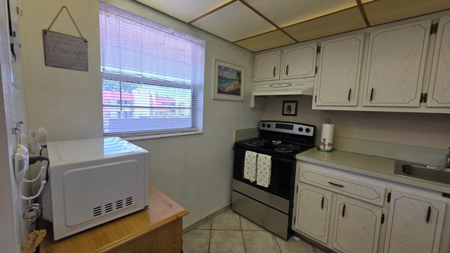 2900 NW 46th Avenue 213, Lauderdale Lakes, FL 33313