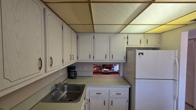 2900 NW 46th Avenue 213, Lauderdale Lakes, FL 33313
