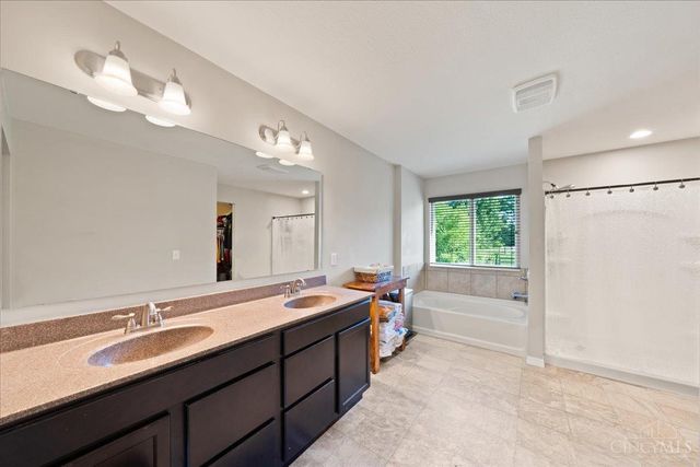 875 Grande Oaks Drive, Hamilton Twp, OH 45152
