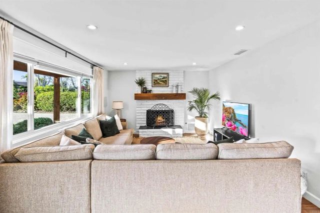 804 Cypress Drive, Vista, CA 92084