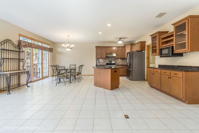 14825 Steven Court, Lemont, IL 60439