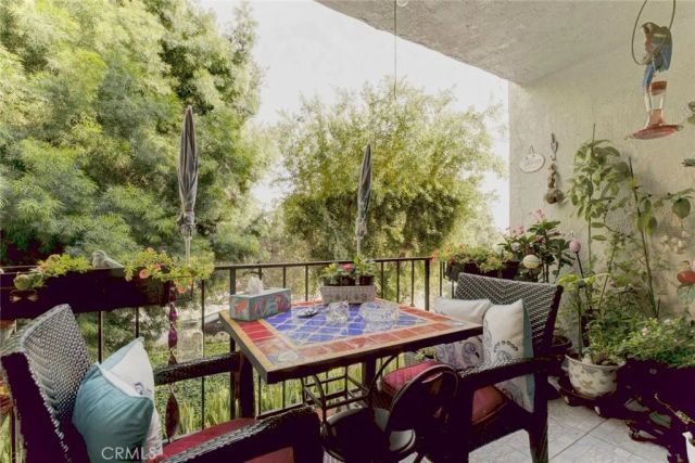 1401 Valley View 206, Glendale, CA 91202