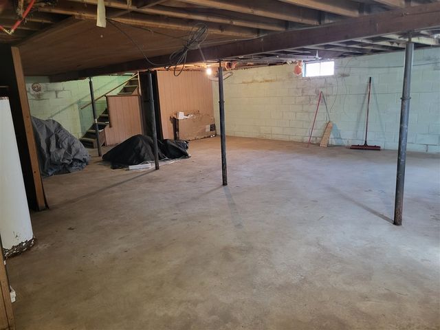 739 Dixie Drive, Benton Harbor, MI 49022