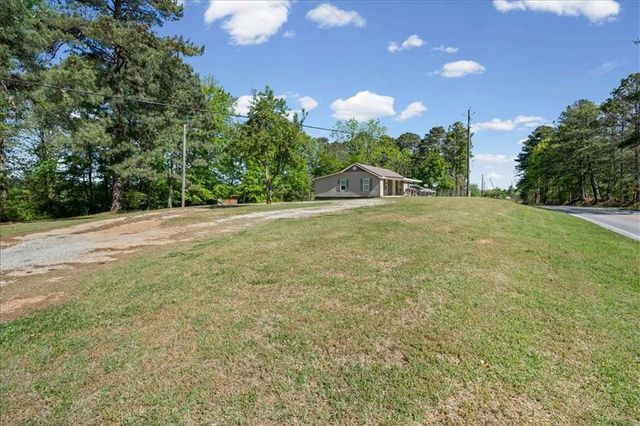 812 Pine Grove Road, Tallapoosa, GA 30176