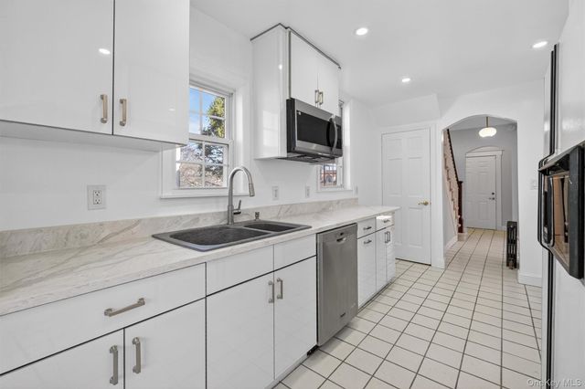 124 Sherwood Avenue, Yonkers, NY 10704