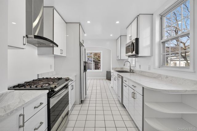 124 Sherwood Avenue, Yonkers, NY 10704