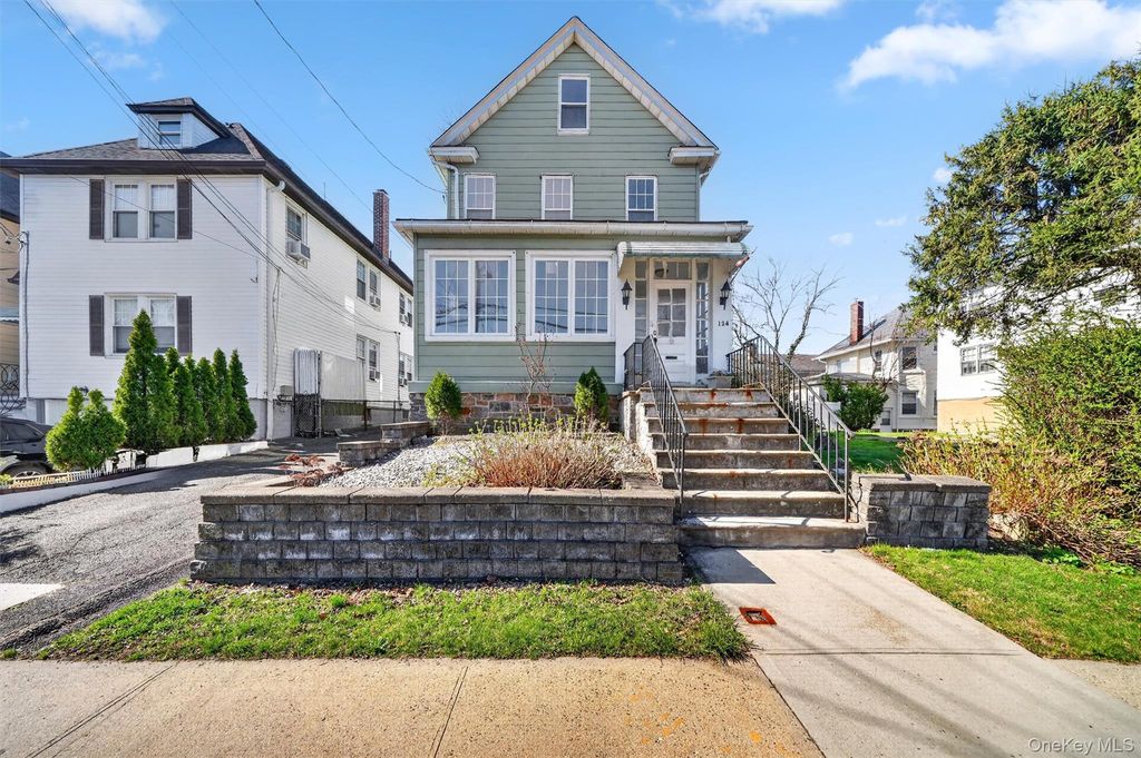 124 Sherwood Avenue, Yonkers, NY 10704