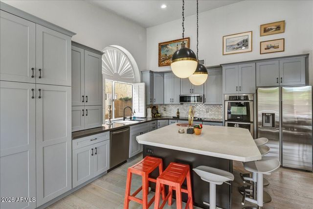 19457 N 87TH Drive, Peoria, AZ 85382