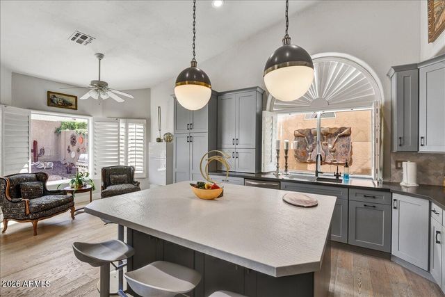 19457 N 87TH Drive, Peoria, AZ 85382