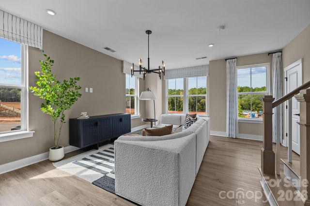 4101 Westbound Drive, Charlotte, NC 28278