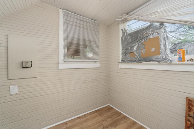 410 W 16th St N, Wichita, KS 67203