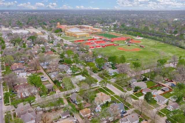 410 W 16th St N, Wichita, KS 67203