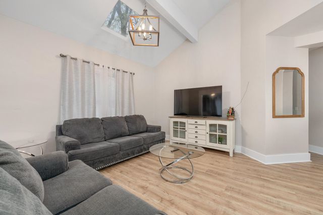 410 W 16th St N, Wichita, KS 67203