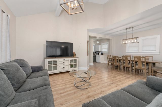 410 W 16th St N, Wichita, KS 67203