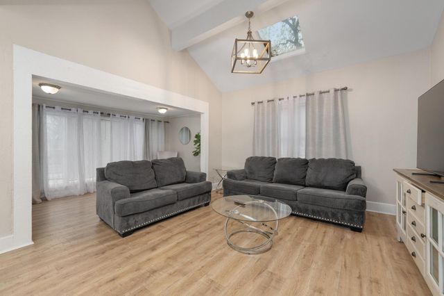 410 W 16th St N, Wichita, KS 67203