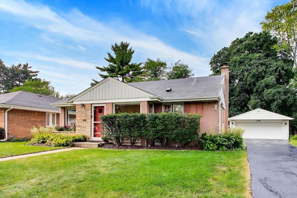 108 S Mount Prospect Road, Mount Prospect, IL 60056 — photo 3