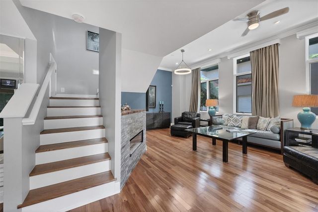 200 COCOANUT AVENUE 7, Sarasota, FL 34236