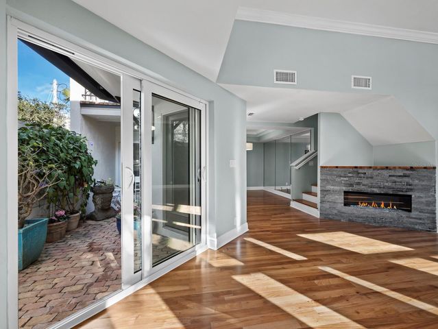 200 COCOANUT AVENUE 7, Sarasota, FL 34236