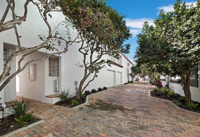 200 COCOANUT AVENUE 7, Sarasota, FL 34236