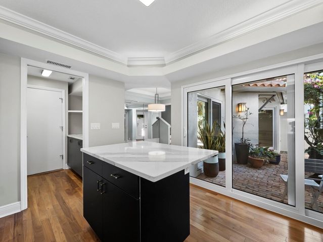 200 COCOANUT AVENUE 7, Sarasota, FL 34236