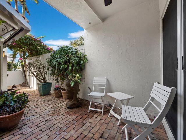 200 COCOANUT AVENUE 7, Sarasota, FL 34236