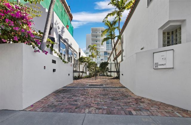 200 COCOANUT AVENUE 7, Sarasota, FL 34236