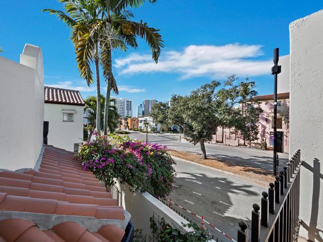 200 COCOANUT AVENUE 7, Sarasota, FL 34236