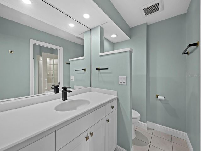 200 COCOANUT AVENUE 7, Sarasota, FL 34236