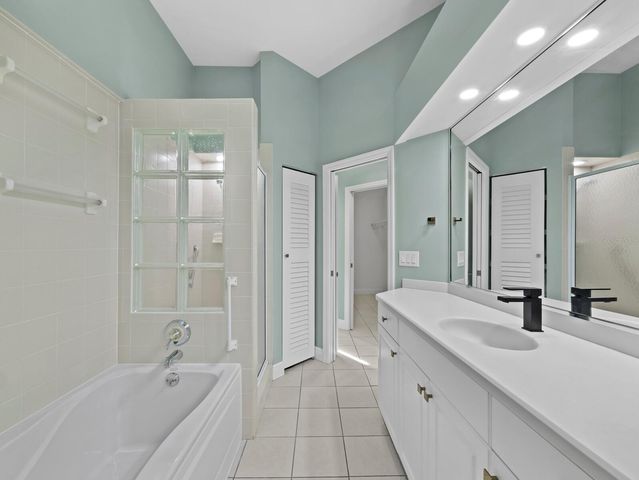 200 COCOANUT AVENUE 7, Sarasota, FL 34236