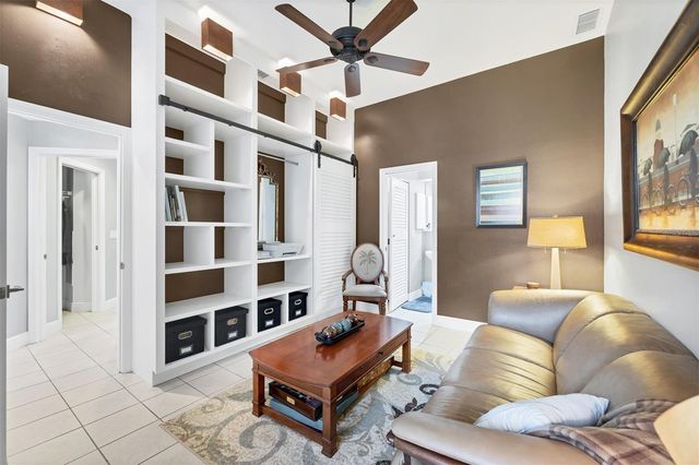 200 COCOANUT AVENUE 7, Sarasota, FL 34236