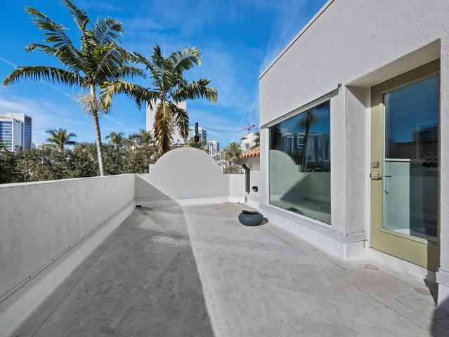 200 COCOANUT AVENUE 7, Sarasota, FL 34236