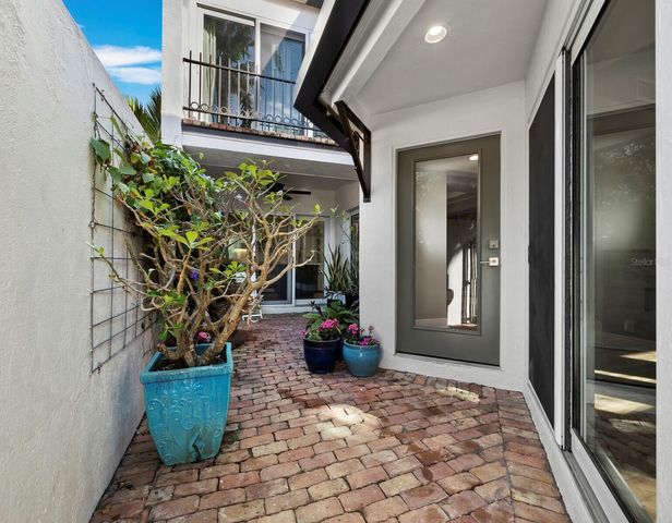 200 COCOANUT AVENUE 7, Sarasota, FL 34236