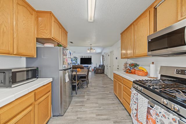 2637 W Acacia, Stockton, CA 95203
