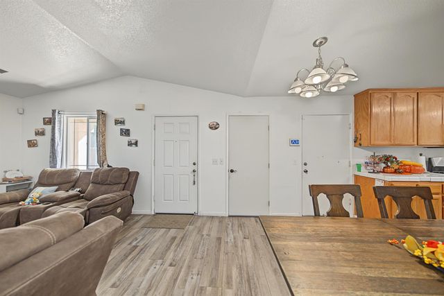 2637 W Acacia, Stockton, CA 95203