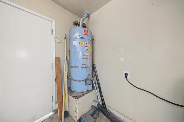 2637 W Acacia, Stockton, CA 95203
