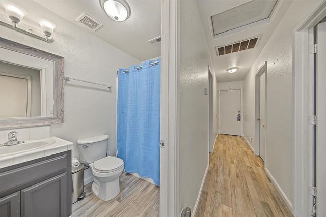 2637 W Acacia, Stockton, CA 95203