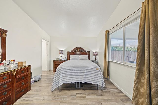 2637 W Acacia, Stockton, CA 95203