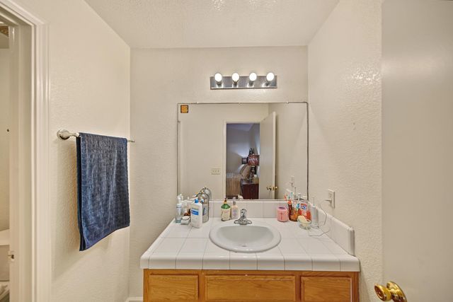 2637 W Acacia, Stockton, CA 95203
