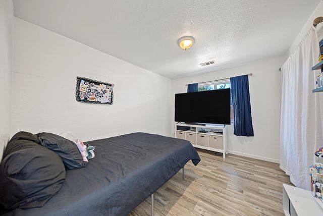 2637 W Acacia, Stockton, CA 95203